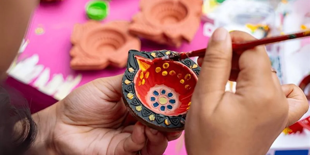 Painted-Clay-Diyas